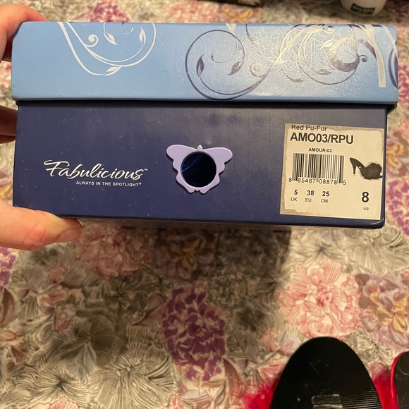 Feather Slippers-NWT - Picture 4 of 5